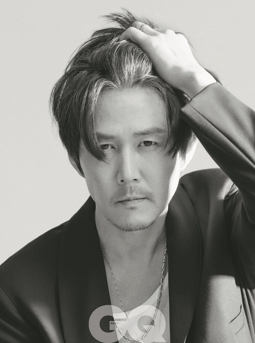 cinemadeinasia's tweet photo. Tal día como hoy pero de 1972 nació #LeeJungJae, una de las mayores estrellas de la cinematográfia coreana gracias a obras como "Assassination", "The Thieves", "Operation Chromite" o "#Sandglass". Y es que no sólo vive de "#SquidGames" pues su filmografía es espectacular. https://t.co/peZdSq9GR8