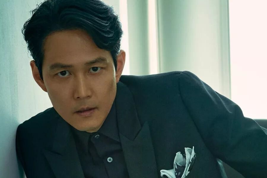 cinemadeinasia's tweet photo. Tal día como hoy pero de 1972 nació #LeeJungJae, una de las mayores estrellas de la cinematográfia coreana gracias a obras como "Assassination", "The Thieves", "Operation Chromite" o "#Sandglass". Y es que no sólo vive de "#SquidGames" pues su filmografía es espectacular. https://t.co/peZdSq9GR8