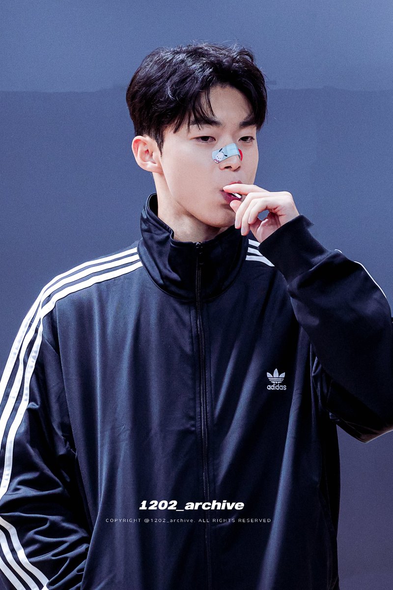 1202_archive's tweet image. 251213 시즌그리팅 팬사인회

#김강민 #kimkangmin