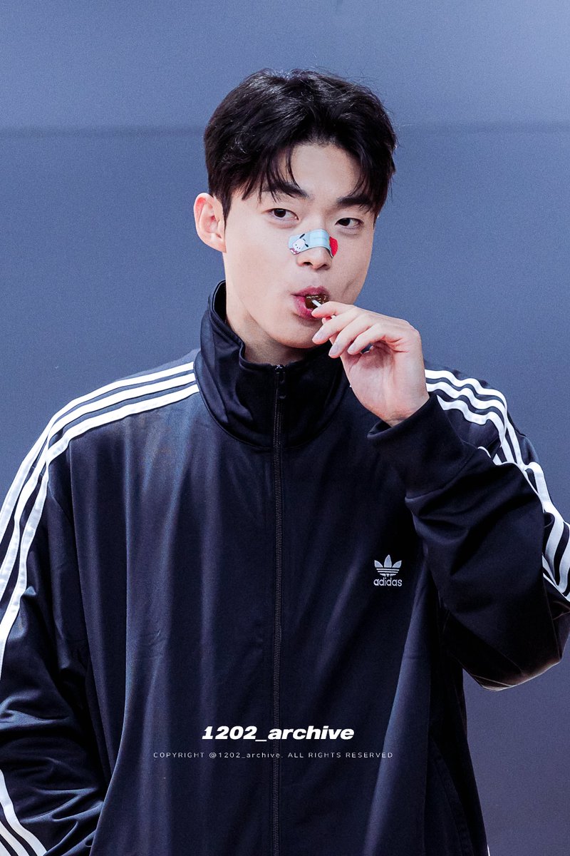 1202_archive's tweet image. 251213 시즌그리팅 팬사인회

#김강민 #kimkangmin