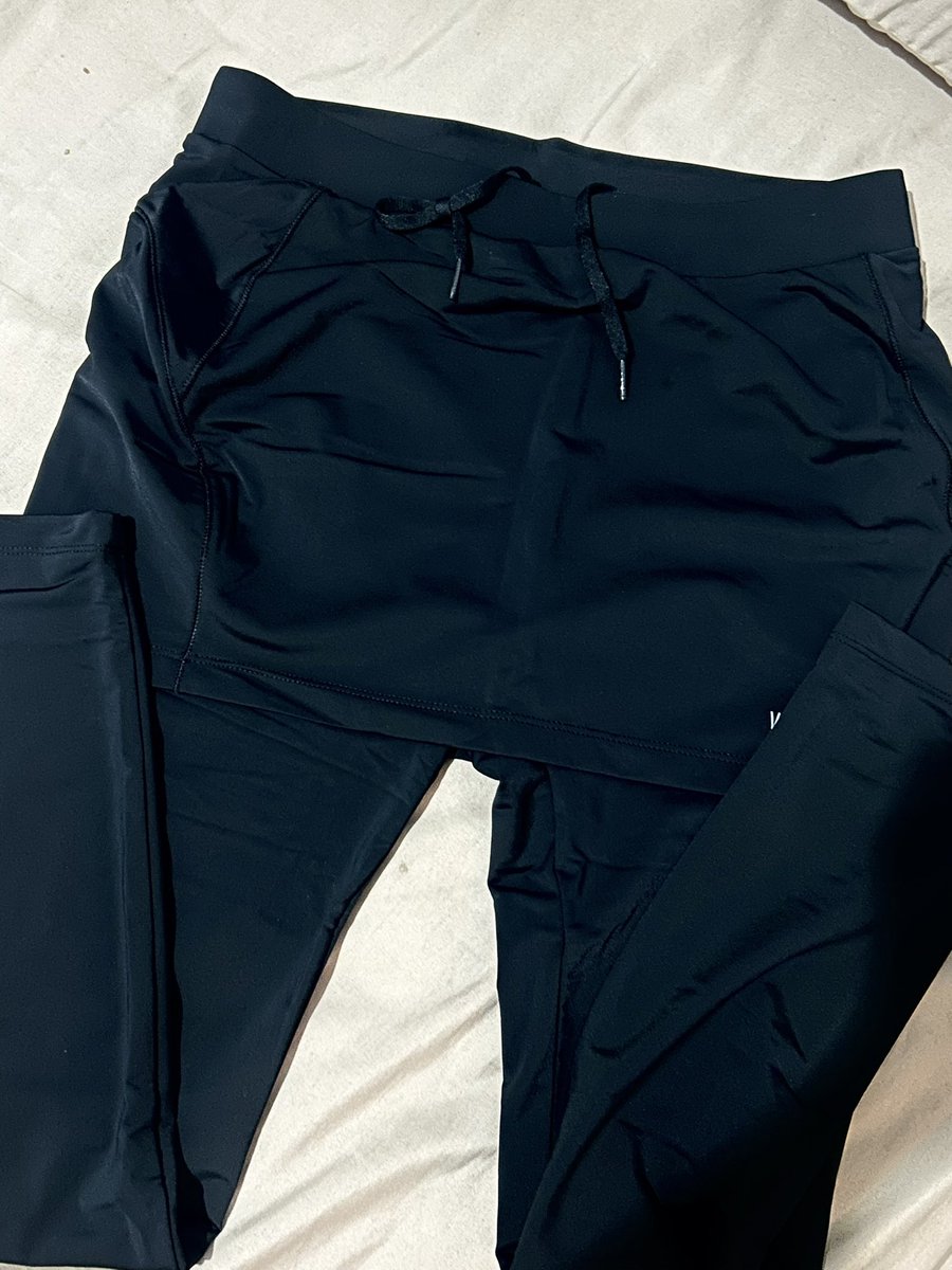 pizcheez's tweet photo. wts celana + rok olahraga vonvon new 75k langsung dm ajaa
bisa buat yang berhijab
bahannya adem, ngga nerawang, ada talinya di dalem jadi bisa disesuaiin
lp 80 pj 91
co 🍊 pengiriman jne https://t.co/OgEQyPbLcU