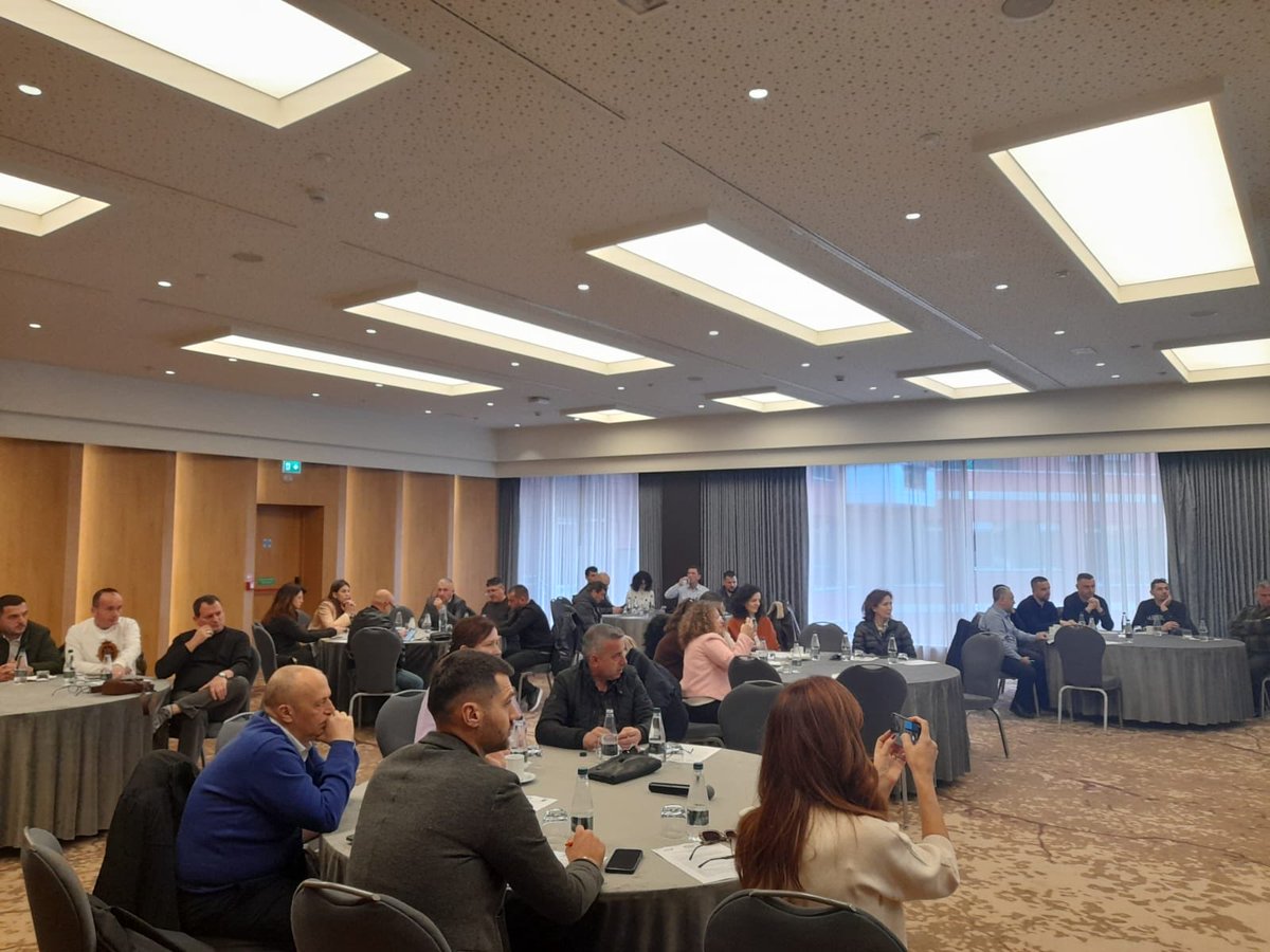 UNDPAlbania's tweet image. Happening: Training Session on Forest Fire Prevention &amp;amp; Management in Albania.
In p’ship with @UNDPSPC we support
@MjedisiGovAL to accelerate #NDC implementation in the #forestry sector through the exchange of #Korean best practices on forest fire prevention, detection&amp;amp;response.