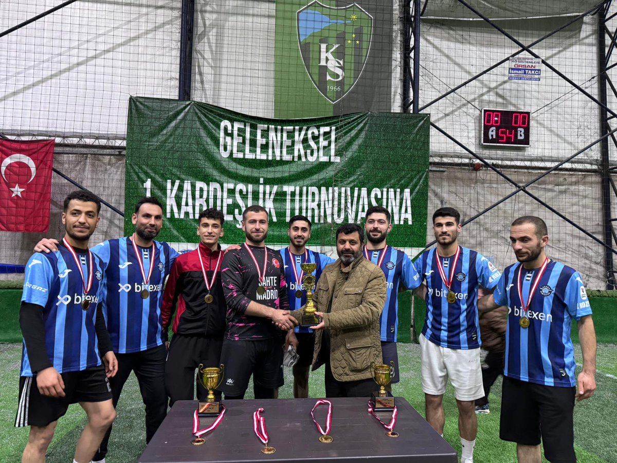 1. Geleneksel Kardeşlik Turnuvamıza katılan tüm takımlarımıza teşekkür ediyor, 1. olan Derince takımımızı tebrik ediyoruz.