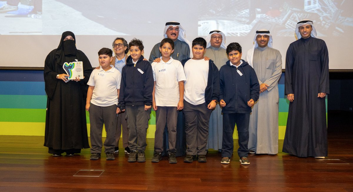 تكريم 6 مدارس حكومية فائزة بمسابقة «أمنية مدرستك» البيئية

alraimedia.com/article/1750156