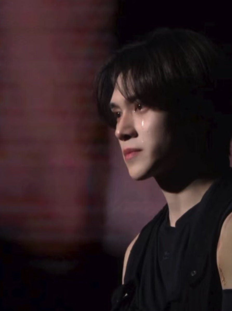 hendery 𝘧𝘪𝘭𝘮 tweet media