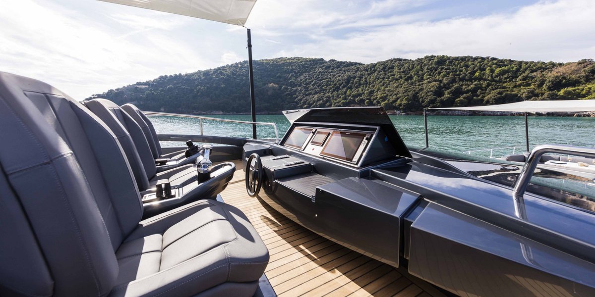 Dominate in comfort.
Pershing 9X. An extraordinary creature.
#TheDominantSpecies
#FerrettiGroup #Pershing #PershingYacht
ow.ly/nE7l50XHwh0