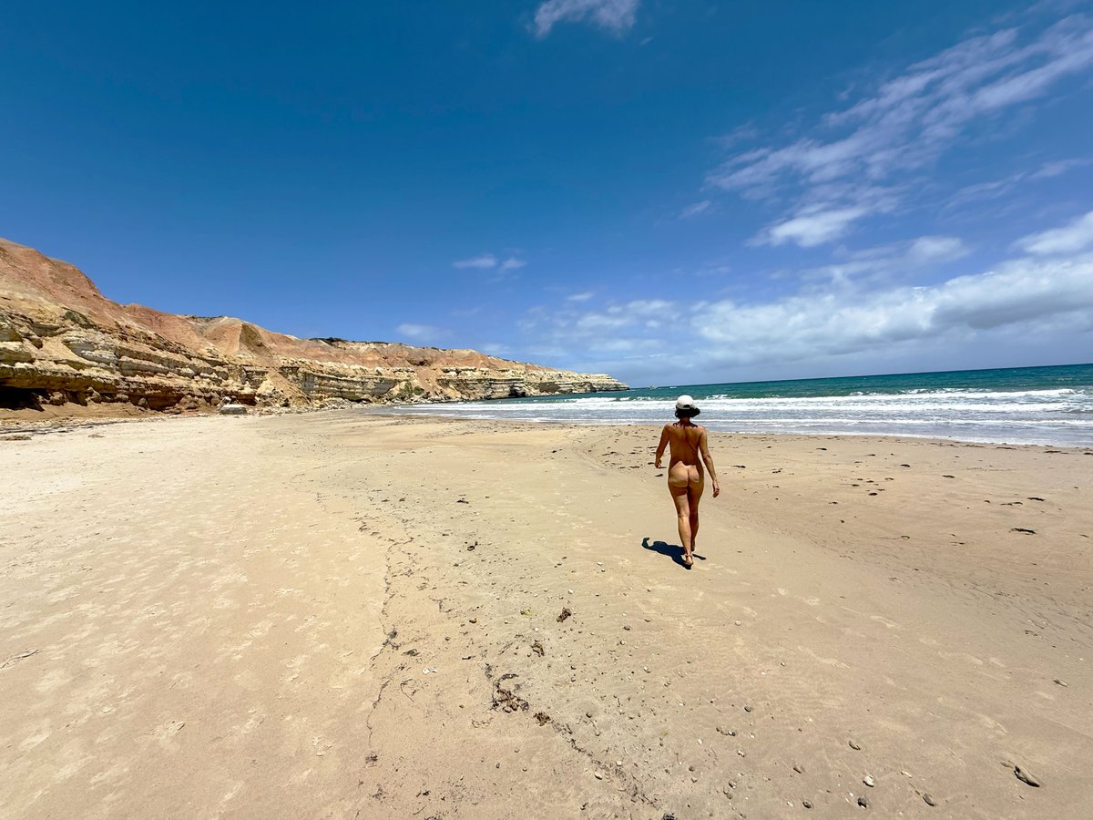 Nick & Lins tweet media