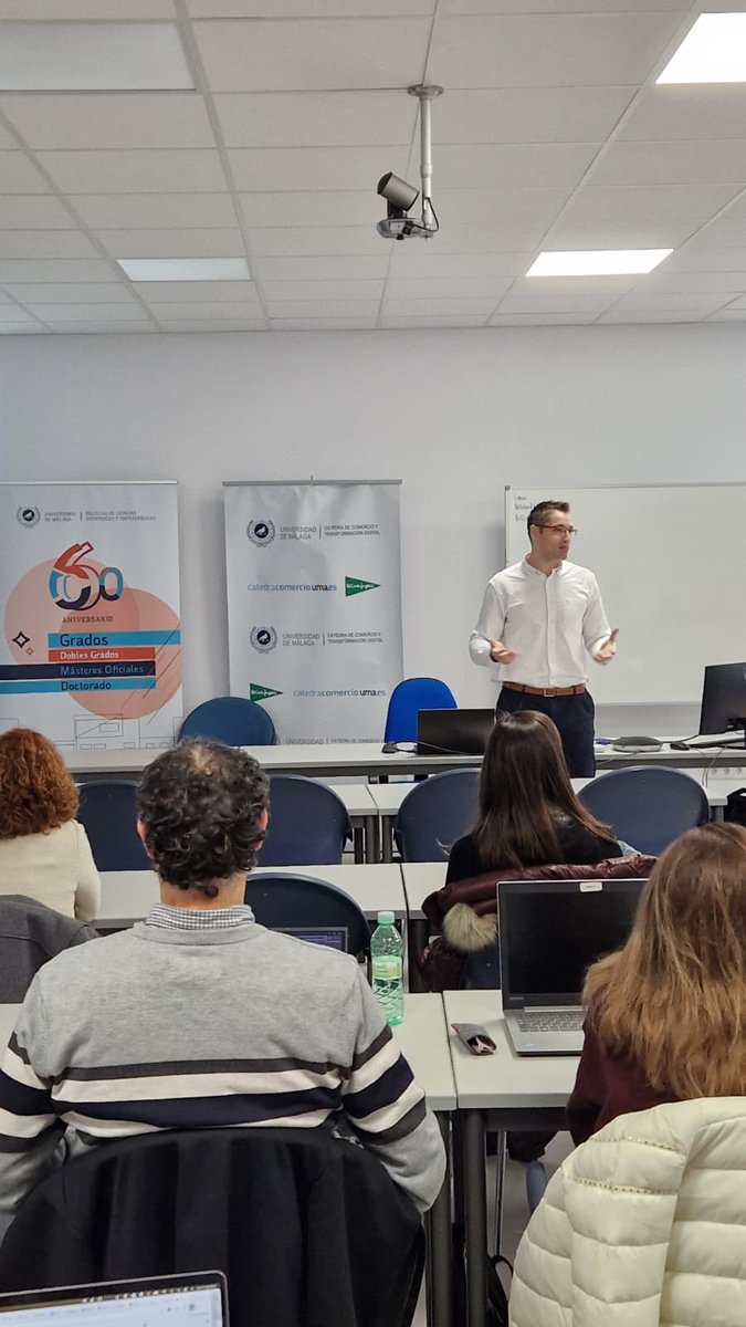Cátedra de Comercio y Transformación Digital UMA tweet media