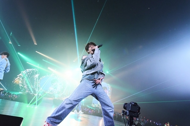 animatetimes's tweet photo. #宮野真守 さんの「MAMORU MIYANO ASIA LIVE TOUR 2025-2026 〜VACATIONING!〜」神奈川横浜アリーナ公演より公式レポート到着！

ニューアルバム「FACE」を軸に、アンコール含む全20曲をパフォーマンス（画像10枚）

#宮野真守VACATIONING

https://t.co/pWWY5zQH93 https://t.co/FPhxzsOcVq