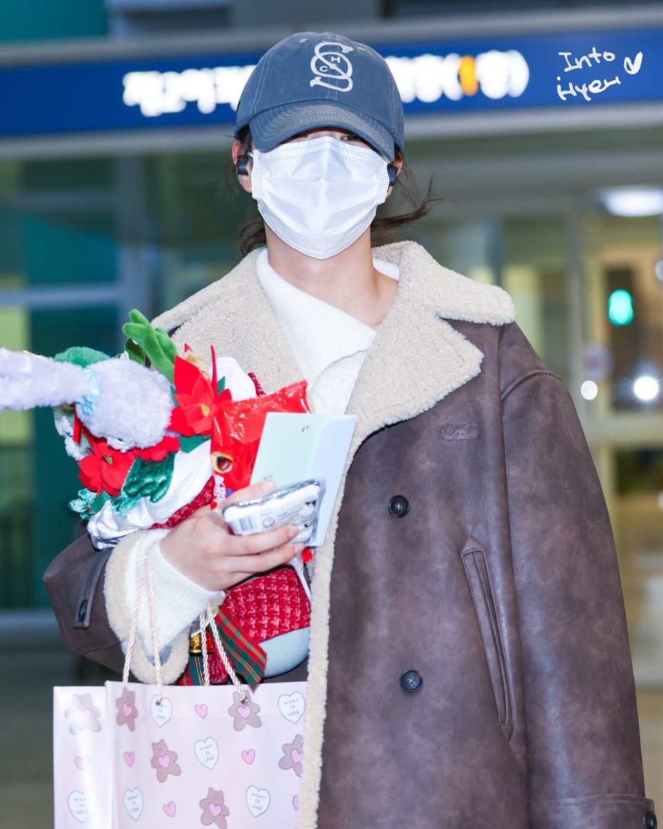 ✈️
-
𝐖𝐔𝐇 𝐭𝐨 𝐈𝐂𝐍
-
𝐓𝐢𝐥𝐥 𝐰𝐞 𝐦𝐞𝐞𝐭 𝐚𝐠𝐚𝐢𝐧♡´･ᴗ･`♡

#hyeri #leehyeri #이혜리 #혜리 

<a href="/hyeriherihey/">이혜리</a>