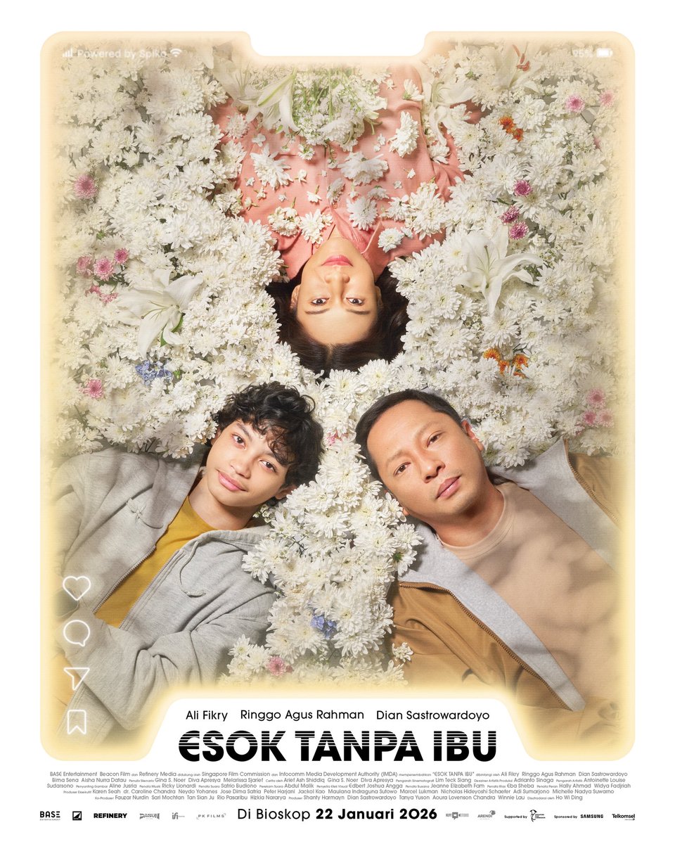 BaseEntID's tweet photo. Official Poster Esok Tanpa Ibu 🤍

Rama (Ali Fikry), seorang remaja yang dekat dengan ibunya (@therealDiSastr) namun berjarak dengan ayahnya (@ringgoagus), menghadapi masa sulit saat ibunya jatuh sakit. Sebuah teknologi AI hadir dengan menemani kesepiannya dan menstimulus ibunya. https://t.co/fxYJNUqQ6b