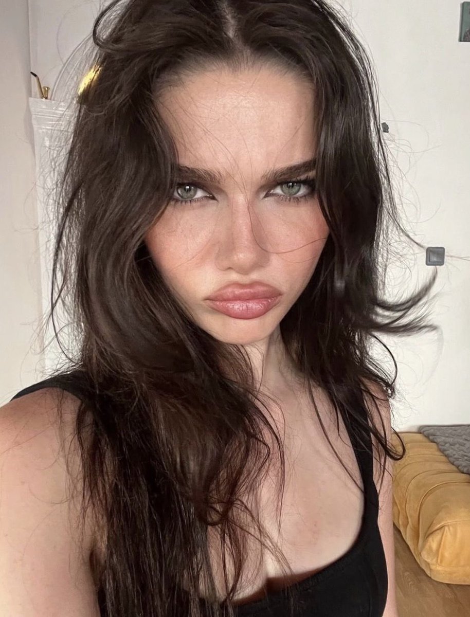 video.twimg.com/amplify_video/…