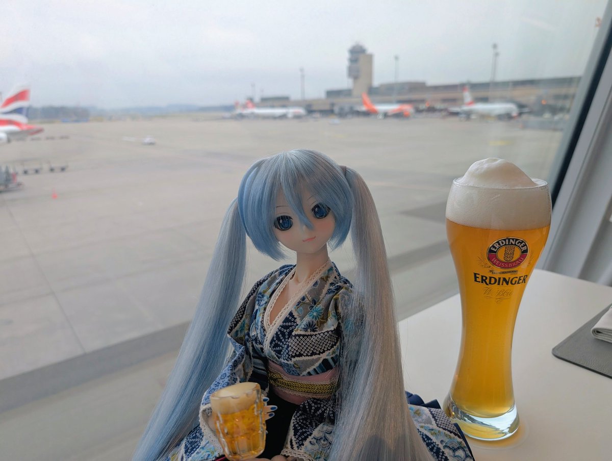 MikuHaze's tweet photo. Kein Bier vor Vier.
Miku Cute. https://t.co/A1jg8zd4j9