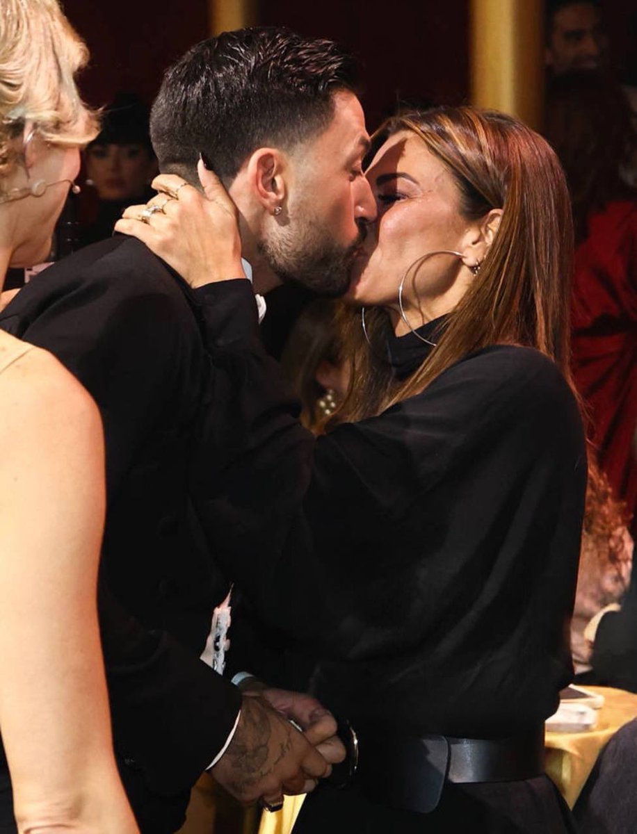 clairesjam's tweet photo. i più rilevanti rimangono sempre loro spiace per chi prova a replicare !  #BallandoConLeStelle https://t.co/TiFP40VFSS