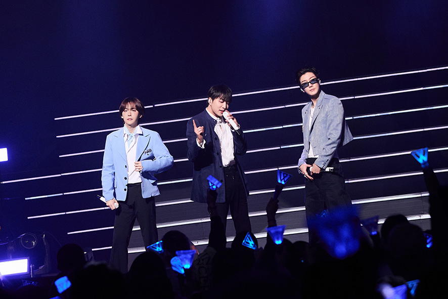 Kstyle_news's tweet photo. WINNER、約6年ぶりの日本公演が大阪でフィナーレ！サプライズステージに大歓声
https://t.co/odYeMD8AA5

#WINNER #위너 https://t.co/g98nLajRhI