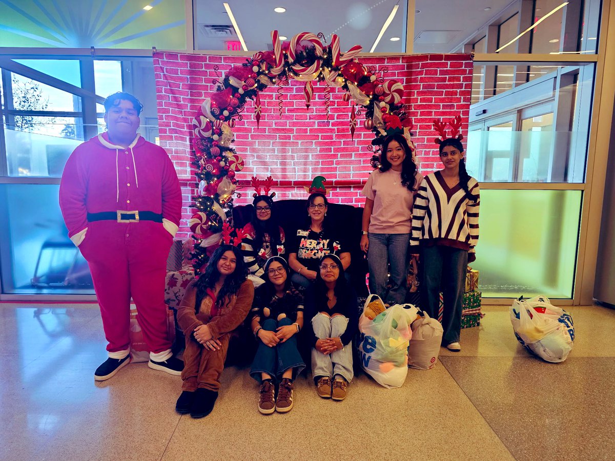 McMisd's tweet photo. MISD HOSA donated toys and blankets to MMH pediatrics and NICU units this Saturday!🎄🎁🩺💊🚑@MISD_CTE https://t.co/BcTShD6796