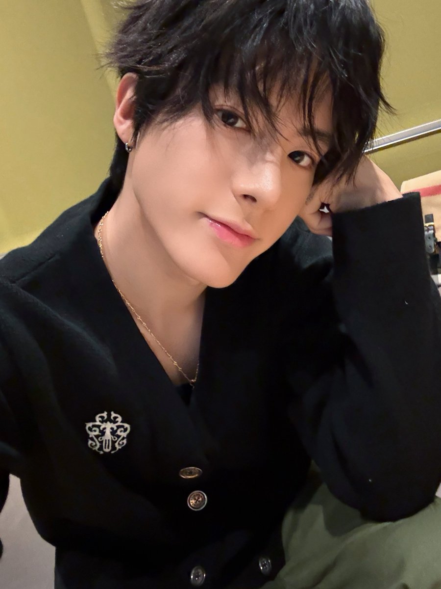 THEBOYZ_officl's tweet image. [📸] 에릭 아이돌 라디오 시즌4 DJ 완료🐶 아돌라와 돌랑이의 Love member 사랑둥이 에디💕 돌랑이와 에디는 서로만 생각하면 심장이 따뜻해지는 사이🔥

#THEBOYZ #더보이즈
#ERIC #에릭