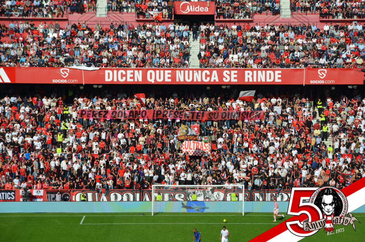 birisoficial's tweet image. En el Sánchez-Pizjuán no hay sitio para fascistas, ni en la grada ni en el palco.

Pérez Solano ¡PRESENTE! Su dimisión.