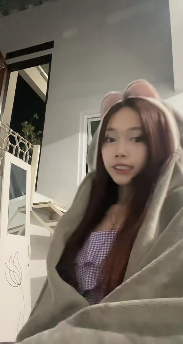 Ilham5456's tweet image. Mksh yh.. setidaknya mood hari ini bisa bagus lagi 😁 @keyrawriee