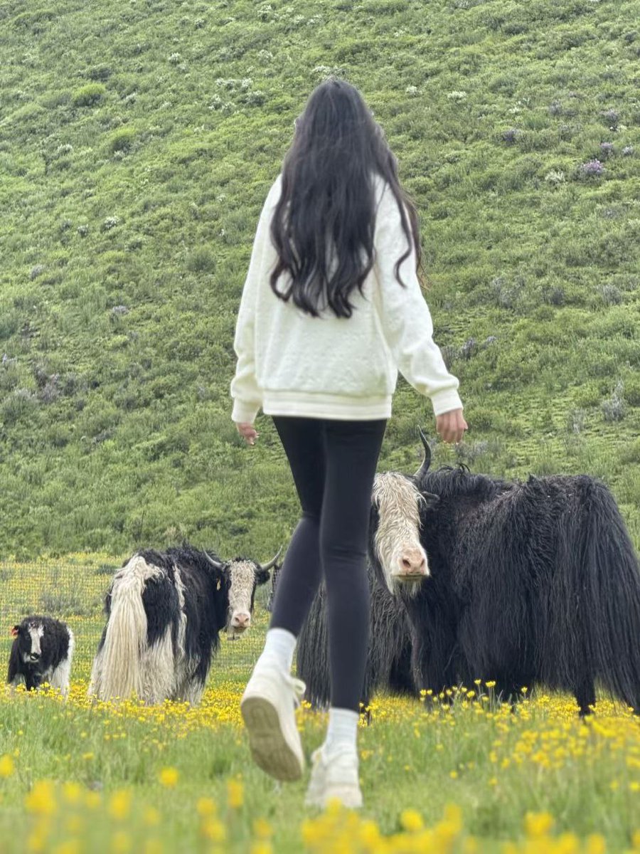 #吉林  # #济源  #同城上门 #同城按摩 #反差白领 主页简介睡我，或找小秘书➡️: t.me/CharlesDavis_e… 
摸摸我的衣服 看看是不是做你女朋友的料子?