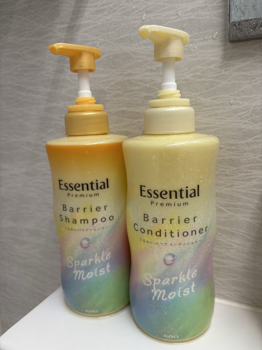 maromaron0920's tweet image. 愛用しているシャントリはエッセンシャルプレミアムバリアです！
8月にアットコスメさんのプレキャンでいただきました！ありがとうございます😊
ベスコス受賞おめでとうございます👏
泡立ちも香りもよくてとってもお気に入り🫶詰め替え用も買ってあります！
 #Essential
 #花王