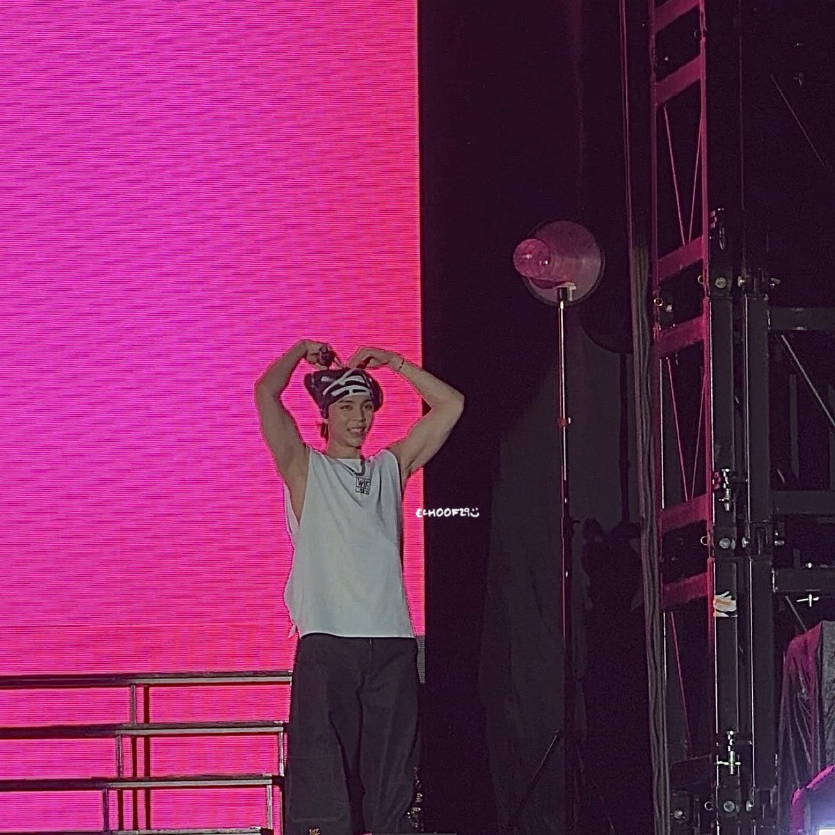 echoof29's tweet image. I thought the memories would help, but they only make me miss you more.

#JOHNNY #쟈니 #ジャニー 
#NCT127_NEOCITY_BANGKOK_THE_MOMENTUM
#NCT127_NEOCITY_THE_MOMENTUM