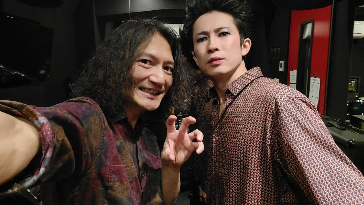「神伝説-杉本ラララ×KAZU-
ありがたいお告げ配信 #15」
観てくれたお前たち、ありがとうだ！

⚪︎1/2 心斎橋 真心場
「感謝のゴライコー100回歌唱」
⚪︎2/27 池袋Absolute Blue
「神伝説×さらさら'ズ 2マン」

空けておくといい！
来年も血湧き肉躍る最高の一年にする！ついてこい！