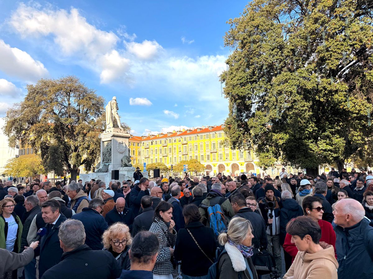 FBTP06's tweet image. Les entrepreneurs du BTP étaient présents Place Garibaldi aux côtés des acteurs de l’économie locale !

Un rassemblement citoyen, économique et responsable, pour :
🛑Dire stop à la pression fiscale
⛓️‍Libérer le travail et la production
⚖️Réformer l'Etat avant de taxer