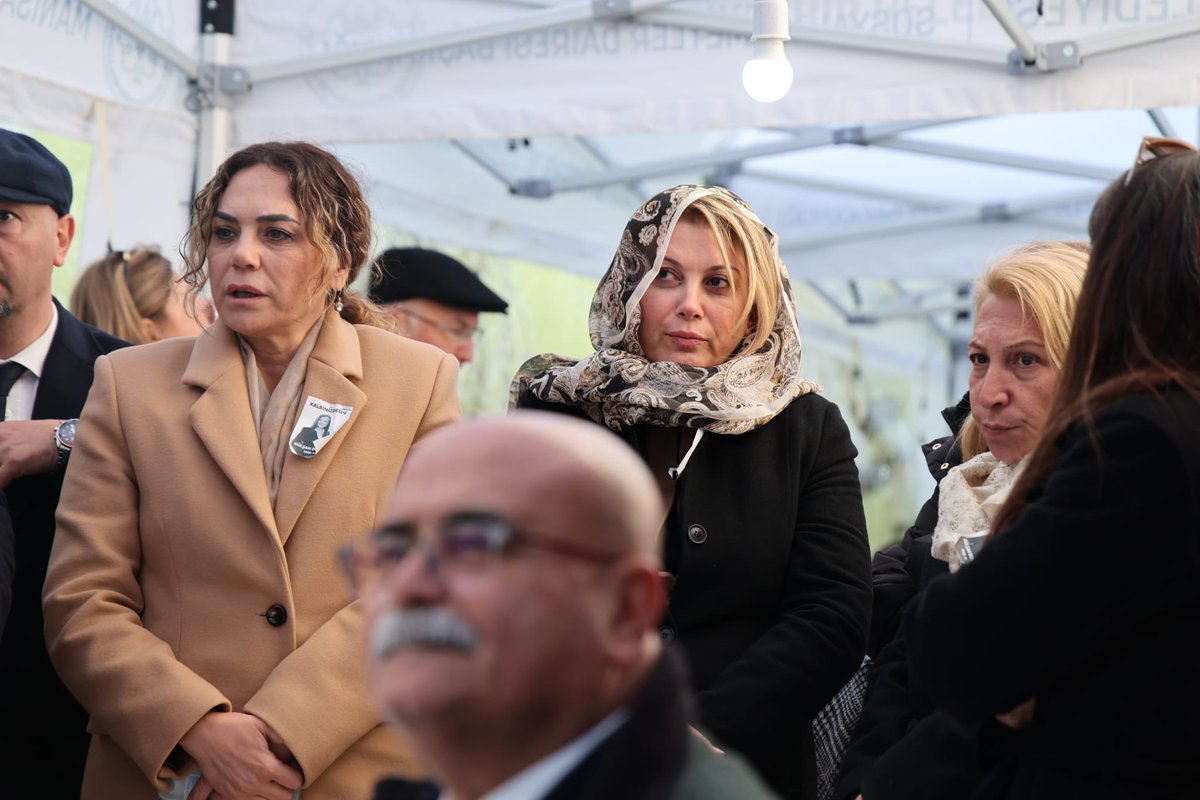 CandanYceer's tweet photo. Şehzadeler Belediye Başkanımız Sayın Gülşah Durbay’ın kıymetli ailesine taziye ziyaretinde bulunduk.

Acımız tarifsiz… Bu büyük kaybın hüznünü, sessizce ve yürekten paylaştık.

Gülşah Başkan’ımızın anısı, mücadelesi ve bıraktığı izler daima yaşayacak. Ailesine bir kez daha sabır ve başsağlığı diliyorum.