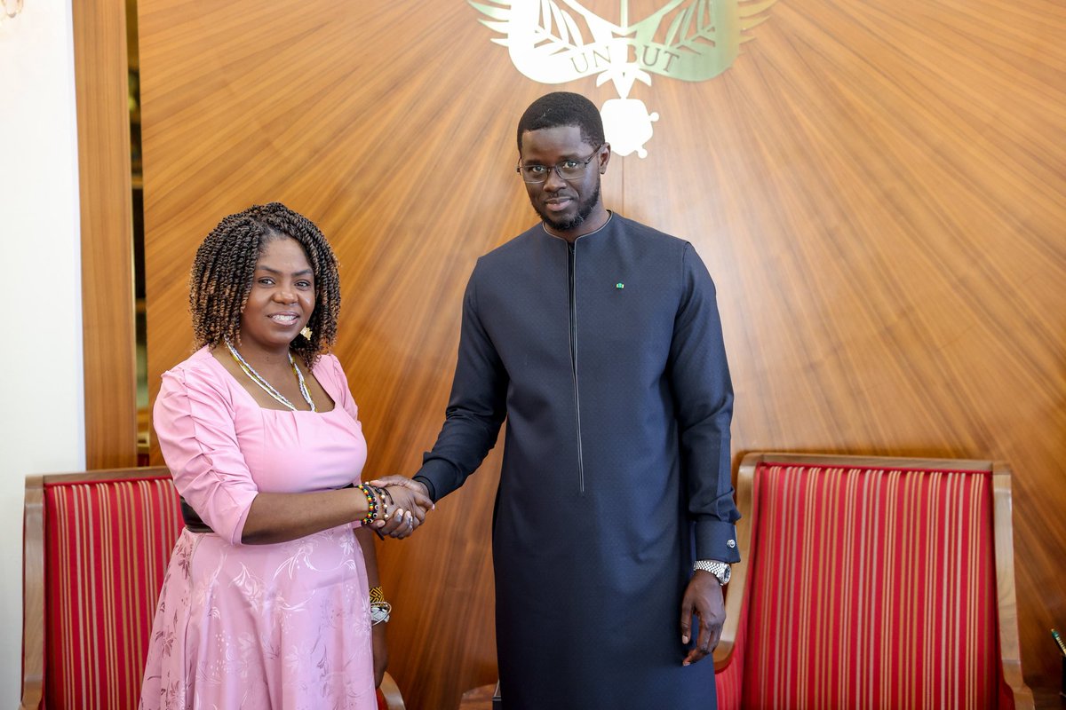 PR_Senegal's tweet photo. Le Président @PR_Diomaye a reçu en audience Mme Francia Márquez, Vice-Présidente de la Colombie, en visite à Dakar. Les échanges ont porté sur le renforcement des liens historiques, culturels et mémoriels, ainsi que sur les perspectives de coopération économique et commerciale. https://t.co/HHH6ZE0HDt