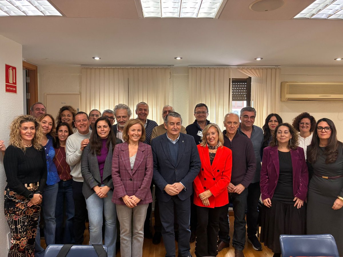 📌Acuerdo histórico en la sanidad pública andaluza.

La <a href="/saludand/">Consejería de Sanidad, Presidencia y Emergencias</a>, a través del #SAS, y los sindicatos SATSE, SMA-F, CSIF, CCOO y UGT alcanzamos por unanimidad un nuevo Pacto de Bolsa para una contratación del personal sanitario más ágil, transparente y justa.

Responde a una