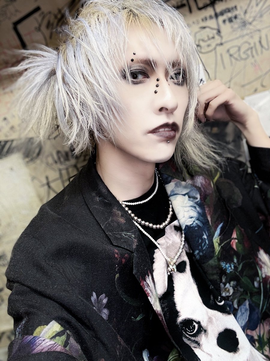 LAY ABOUT WORLD イザナ (@LAW_Izana) / Posts / X