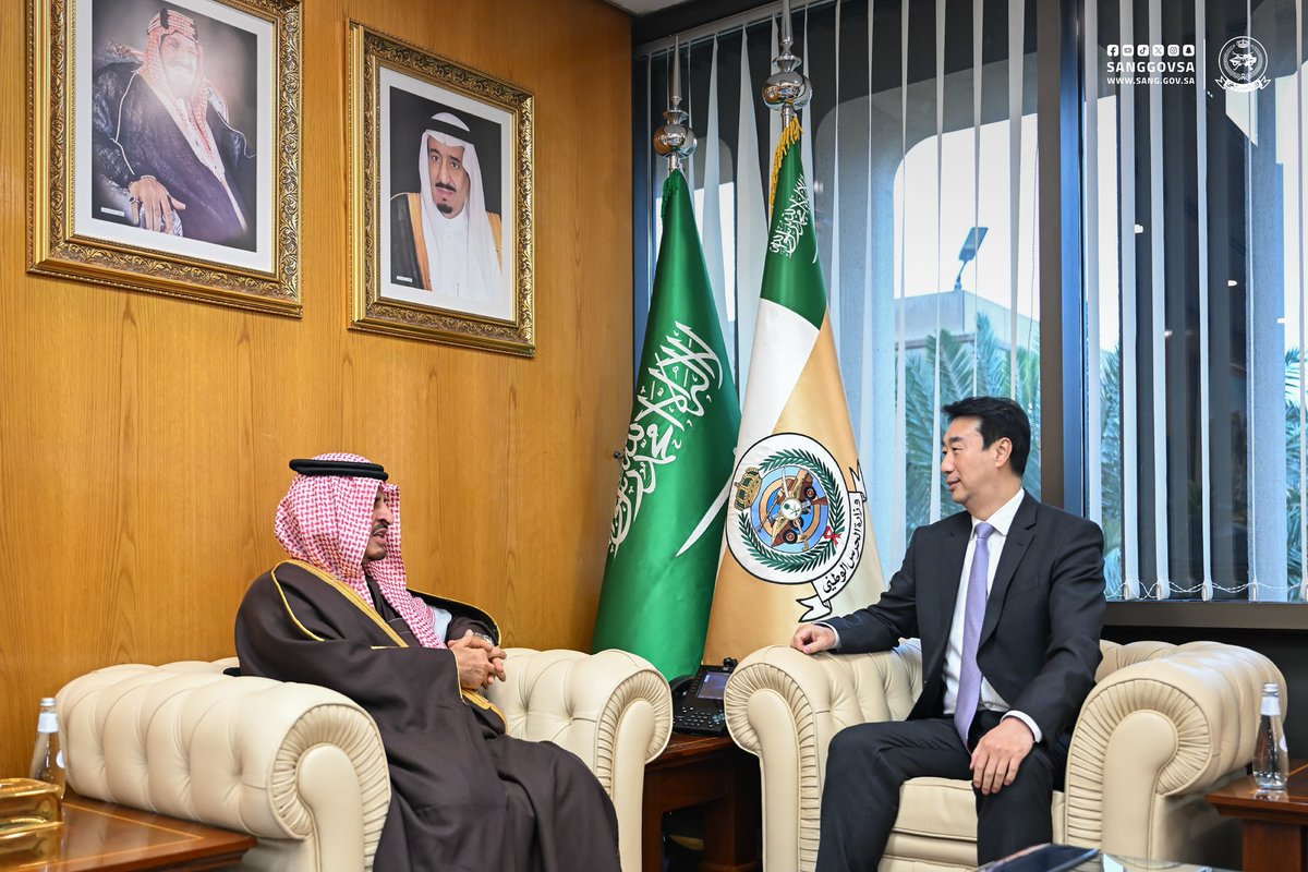 sanggovsa's tweet photo. معالي نائب وزير الحرس الوطني الدكتور ناصر بن عبدالعزيز الداود، يستقبل الرئيس التنفيذي المكلف لشركة نورينكو تشينغ هونغ، جرى خلال الاستقبال بحث أوجه التعاون بين الجانبين.

#وزارة_الحرس_الوطني https://t.co/ZQiBFP1Kgw