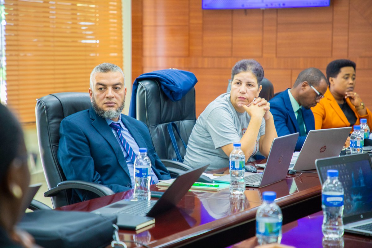 RwandaEmergency's tweet image. Today, ACP Egide Mugwiza, Director General for Response and Recovery Operations and Coordinator of the National Emergency Command Center, officially opened the five-day National Training Course for First Responders to Radiological Emergencies, organized in partnership with the…