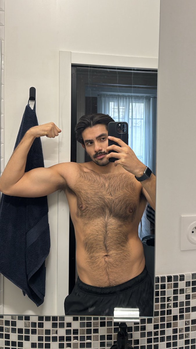 pequeño sebas tweet media