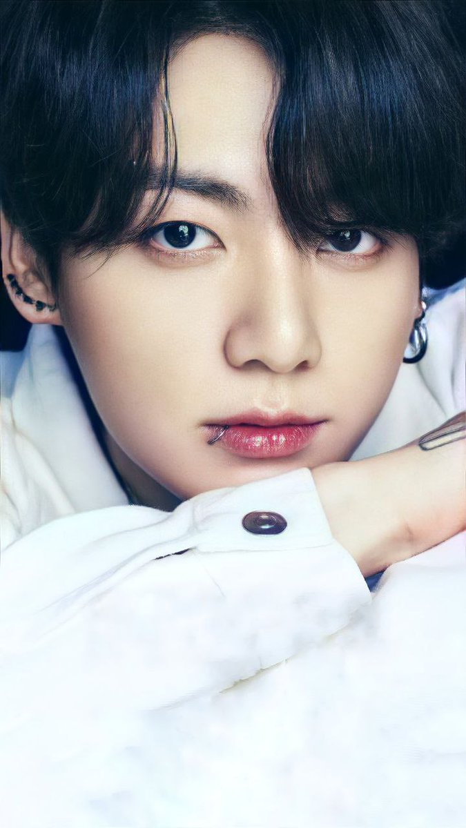 FCUniverso7bts's tweet photo. https://t.co/zqXVn7Mah6
