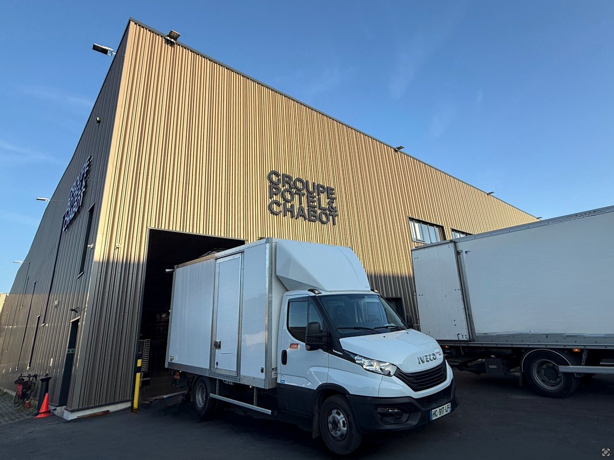 GMothron's tweet image. 🍽️🇫🇷 Potel &amp;amp; Chabot inaugure son nouveau site à #Argenteuil, sur l’ancienne friche Yoplait. Une maison bicentenaire de la gastronomie française s’installe sur 16 000 m² et avec 100 emplois permanents, faisant dialoguer histoire industrielle et renouveau du territoire. #Industrie