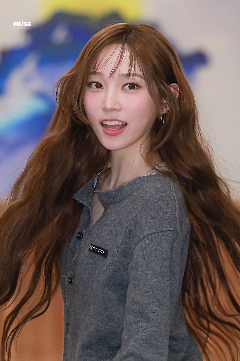 muse_youngseo's tweet image. 251215 진짜 너무 예뿌ㅠㅠ…🥹 #영서 #YOUNGSEO