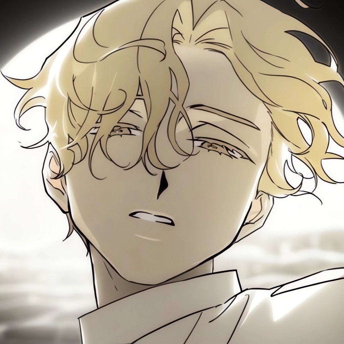 yoruxs's tweet image. spot   the   difference