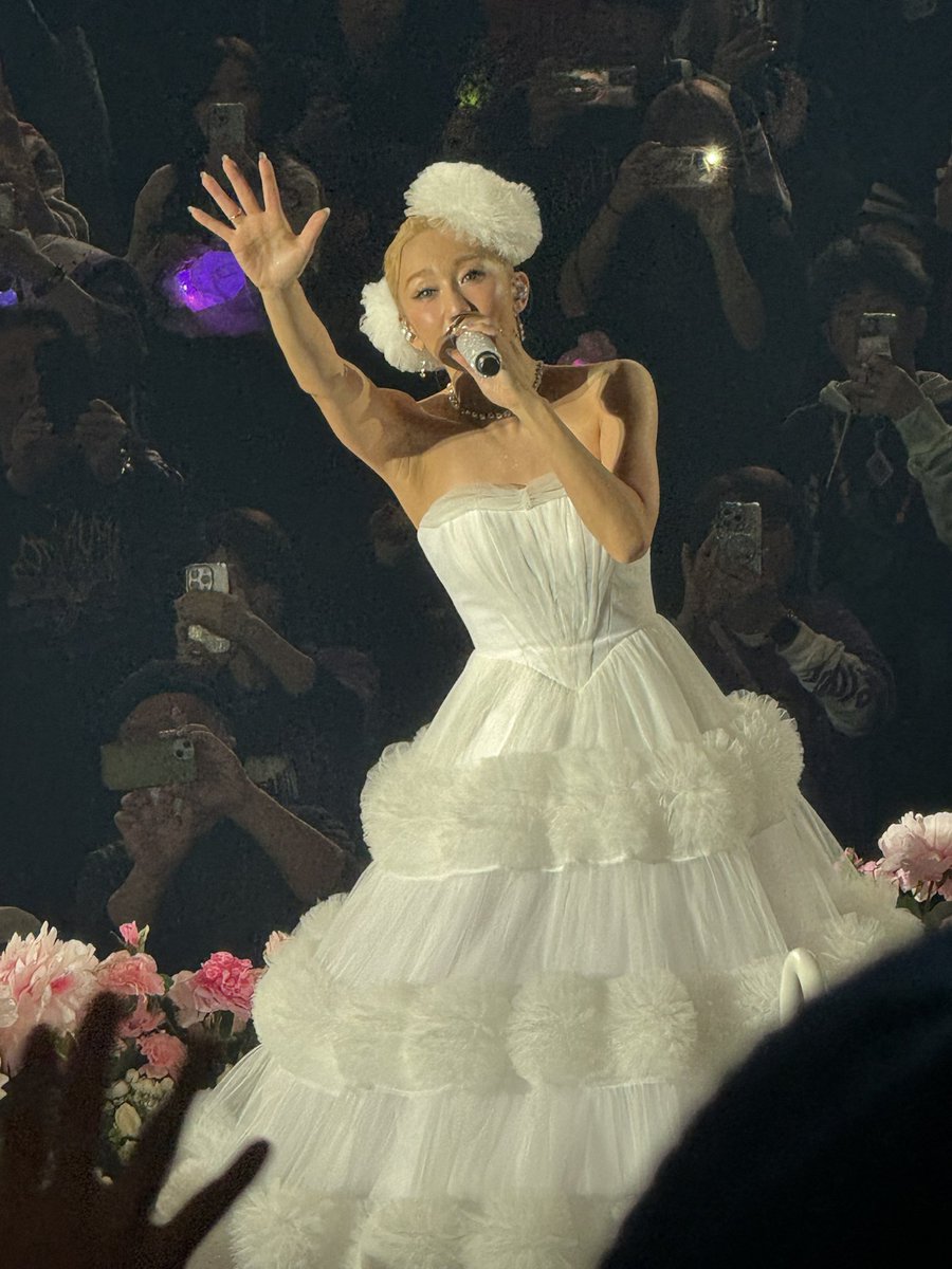 haru1124__'s tweet photo. 🤍#倖田來未 #KODAKUMI25thAnniversary
#くみ活 #DE_CODE https://t.co/jkKBXVcEnn