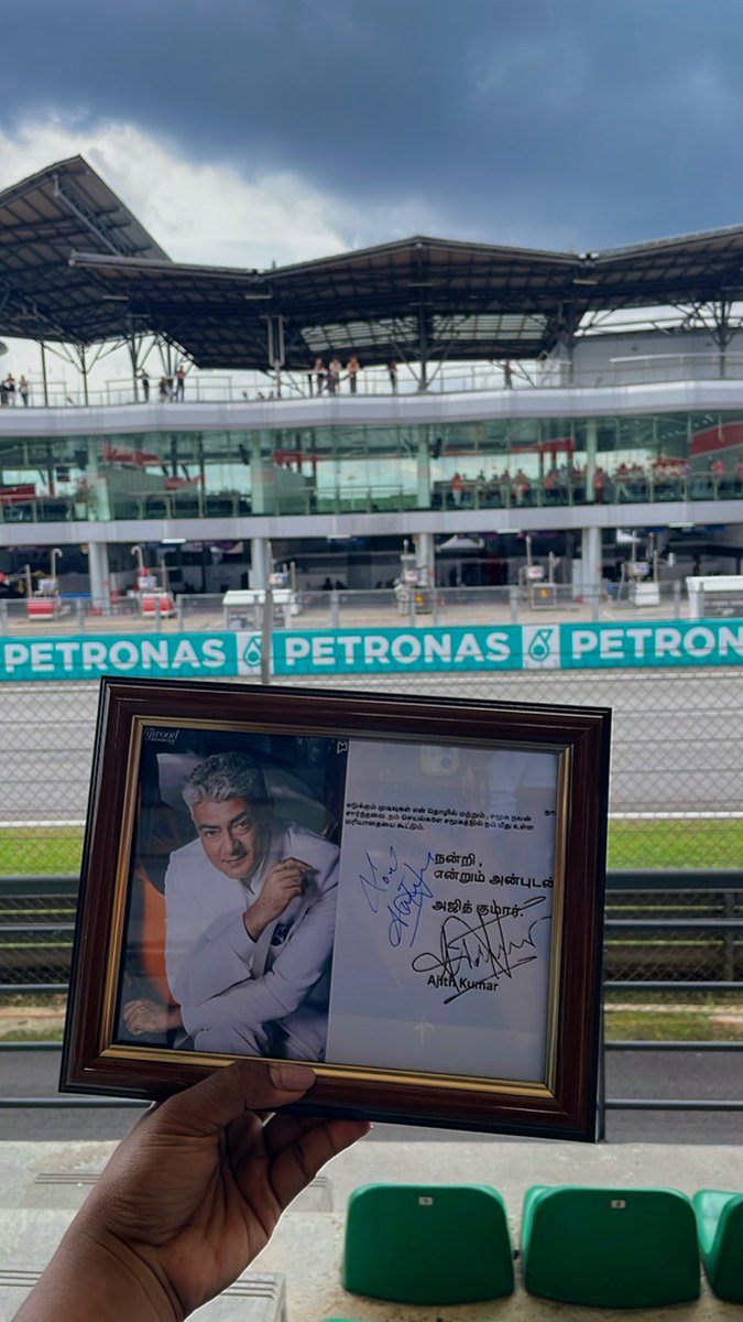 yuvaaa_96's tweet photo. 7-Dec-2025 ~ 4HSeries Ajith Redant Racing #thala #AjithKumar #AjithKumarRacing #AjithRedAntRacing https://t.co/8dbmN3uF9J
