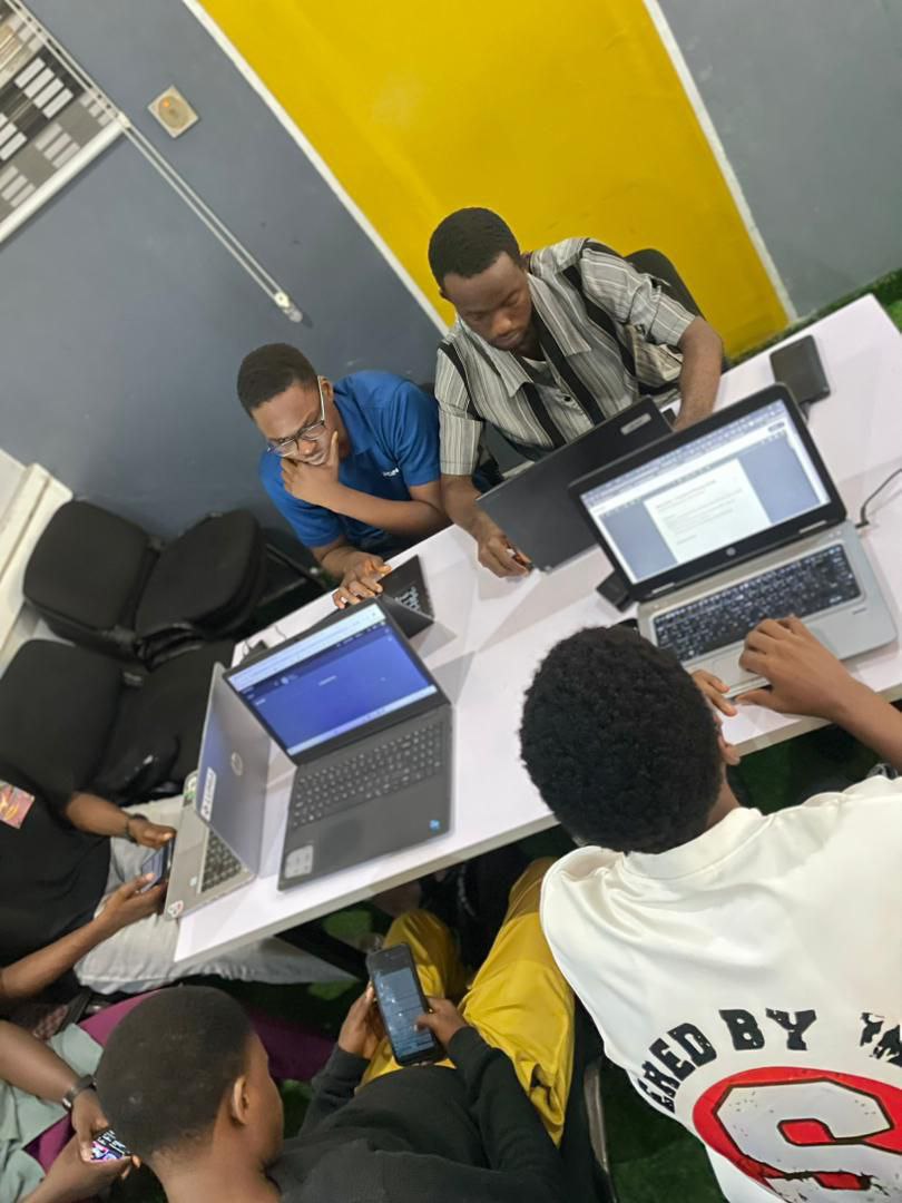 icphub_NG's tweet photo. This last quarter was a BIG one for Caffeine AI in Nigeria.

From campus tours to workshops at @OAUniversity  and @phcityonline, with over 400 attendees, as well as a Promptathon where individuals built incredible projects.

https://t.co/3dfbBZJajt

Here’s a quick recap of the intriguing projects built so far 👇