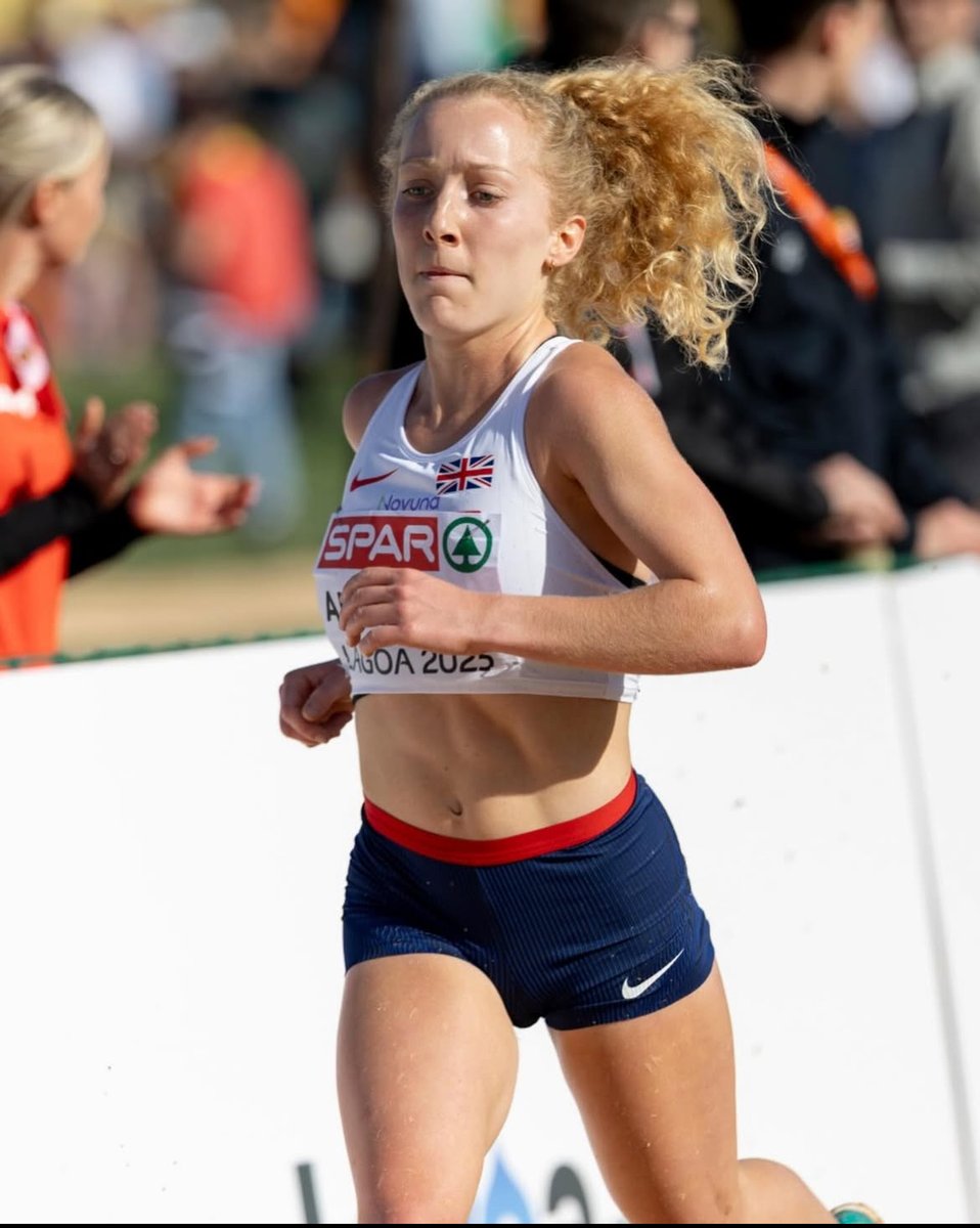 Wolfpack_TFXC's tweet image. Yesterday, Phoebe helped Great Britain and Northern Ireland to a second-place team finish at the European Cross Country Championships, finishing 16th individually and second among the GB &amp;amp; NI athletes.

#WolfpackXC | #GoPack