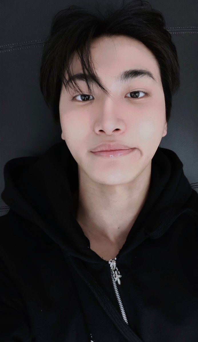 밀당하는 척 셀카 주는 떵 너무 좋아서 울고 싶음