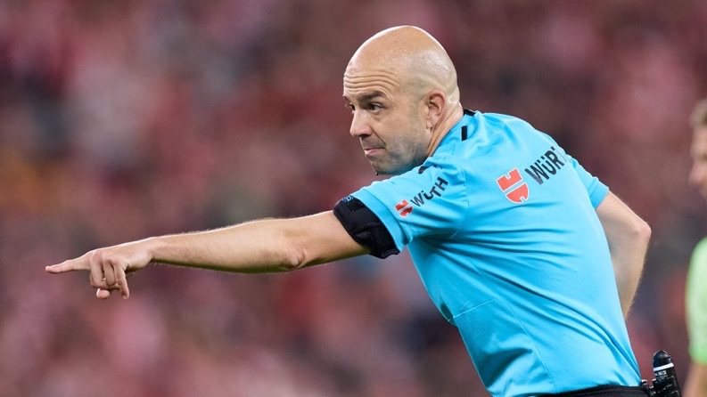 🚨 JUST IN: González Fuertes will continue refereeing Real Madrid matches  from the VAR room whenever he is chosen. He will not stop doing so despite  the continued criticism from the club. — @