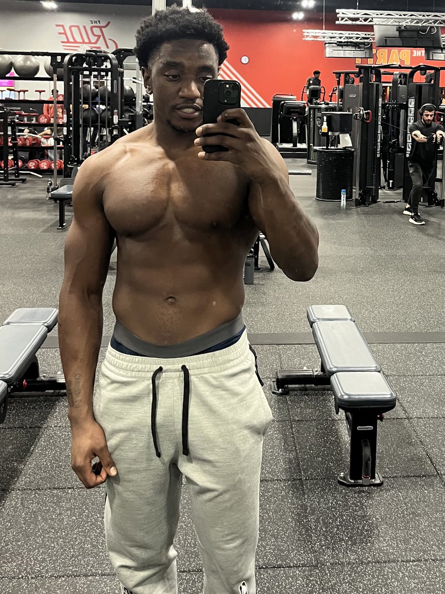 countyboyz314's tweet photo. Looking for a PT? #StLouis https://t.co/6yh5JcUluS