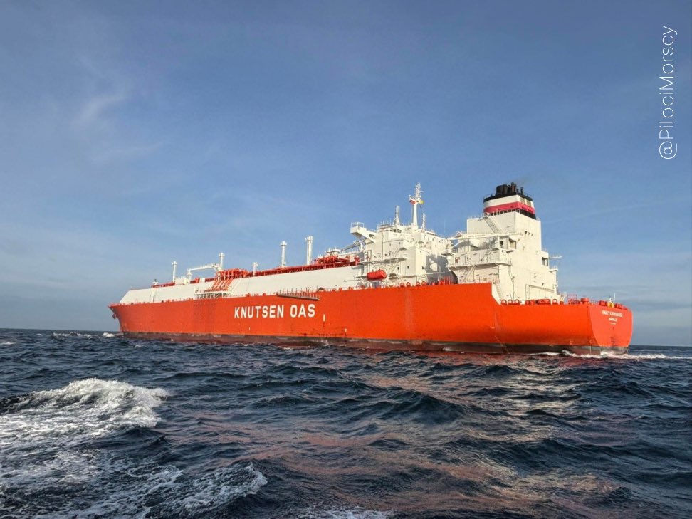 LNG Carrier IGNACY ŁUKASIEWICZ i kolejna dostawa #LNG w porcie #Świnoujście. Potężny gazowiec opuszcza port i rusza w dalszy rejs. 🌊⚓ #okiempilota <a href="/PSwiaderski/">Paweł Świąderski</a>