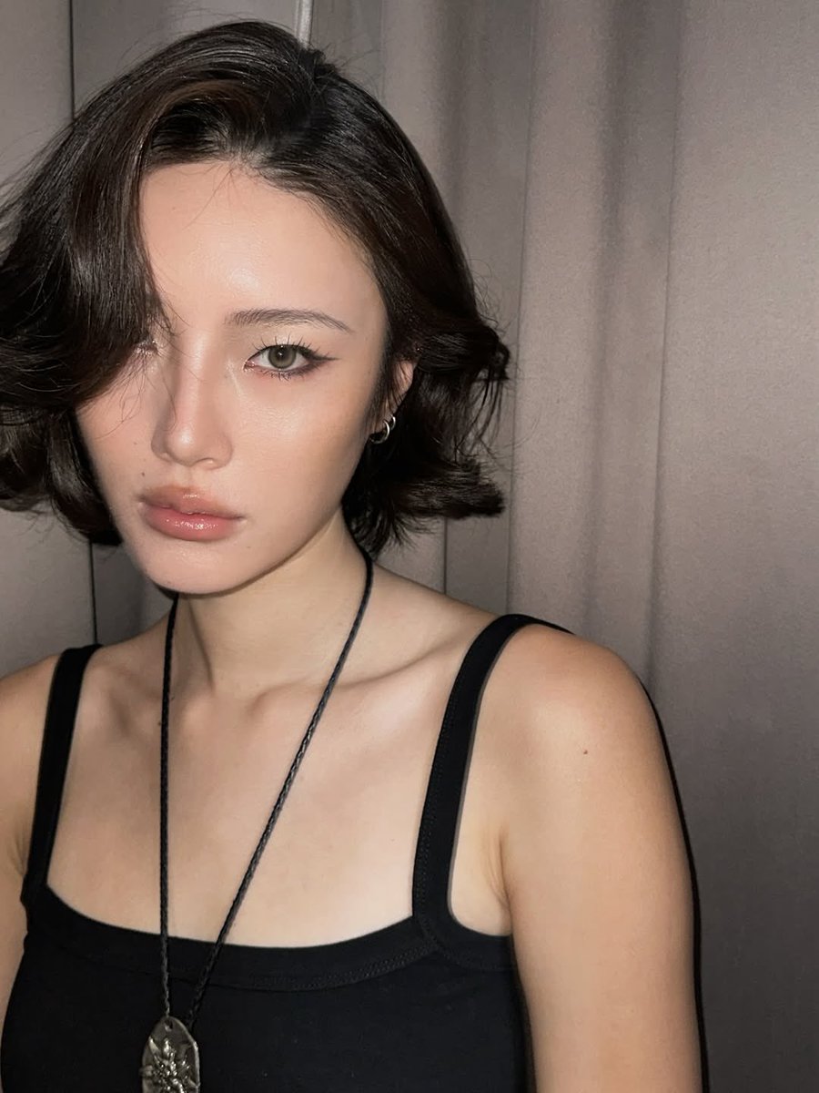 ทุกคนคะ กุตรายยยยยยยความสวยมาดามกระแทกหน้าป้สจนหน้าเบี้ยว อ้ยๆๆๆๆขนลุกแล้วพี่เกดขนลุกแล้วค่ะะะะะะะะะ