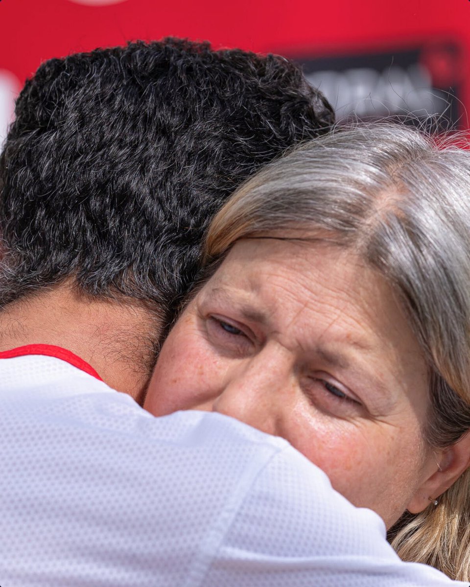 waterpolistacom's tweet image. La 𝐫𝐞𝐬𝐩𝐨𝐧𝐬𝐚𝐛𝐥𝐞 del sueño del Canoe 💛🩵

Astrid Álvarez es y siempre será el gran valor del Real Canoe NC y una 'pionera' en el club que llevó a un grupo pasional hasta la élite

Luchadora, guerrera y ÚNICAAAAA 🌟

Define ✍🏼 a la madrileña _______

#Nacional