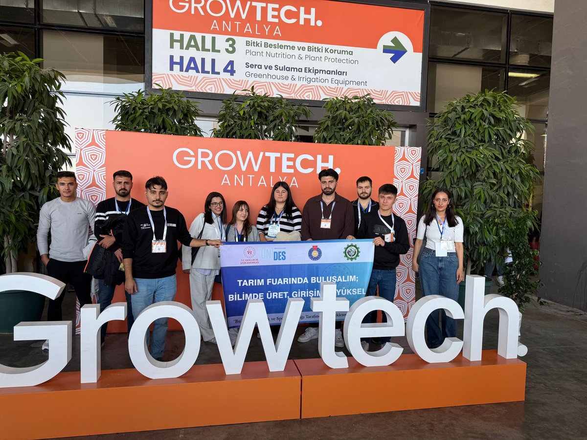 GSB_MarasGM's tweet photo. 🌱 KSÜ Biyosistem Mühendisliği Öğrenci Topluluğu, ÜNİDES kapsamında Growtech Uluslararası Tarım Fuarı’na teknik gezi düzenledi. 👩🌾👨🌾 15 genç, akıllı tarım, modern sulama ve tarımsal girişimcilik yeniliklerini yerinde inceledi.
#ÜNİDES #KSÜ #Growtech #TarımdaGelecek https://t.co/ikZ4aqTigi
